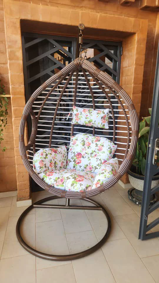 Chaise balançoire marron CH023