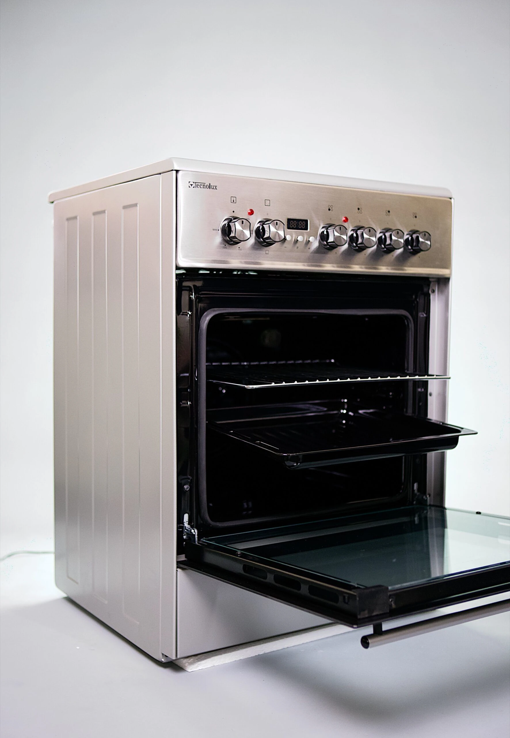 Cuisinière Technolux induction 4feux électrique 60X60 gris TCX66FSXVTC