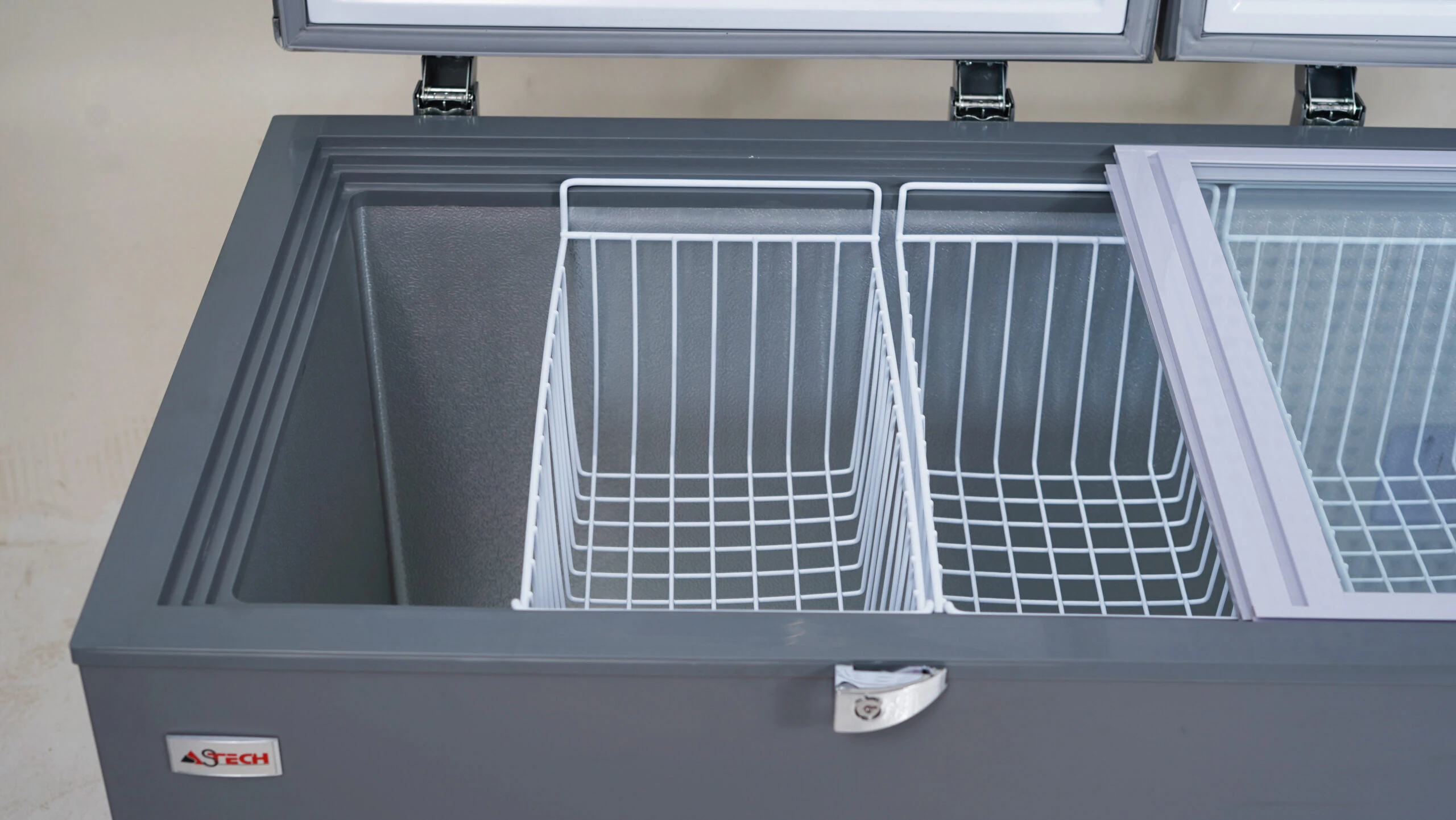 Congélateur Astech horizontal 600litres gris CH600GM